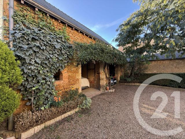 Maison 10 pièces 301 m²