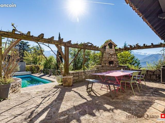 Maison 10 pièces 301 m²