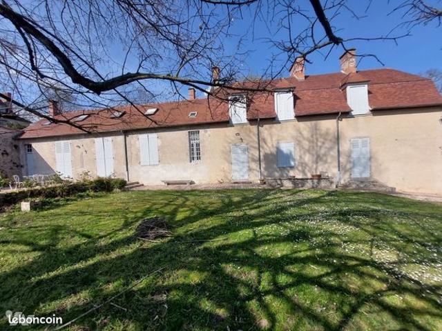 Maison 10 pièces 301 m²