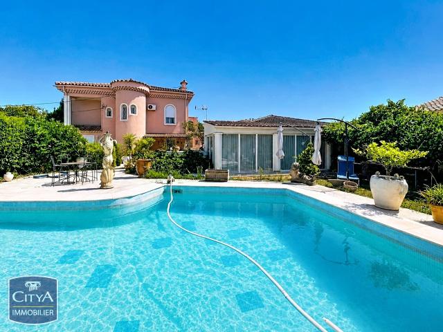 Maison 10 pièces 302 m²