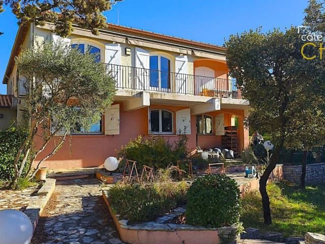 Maison 10 pièces 302 m²
