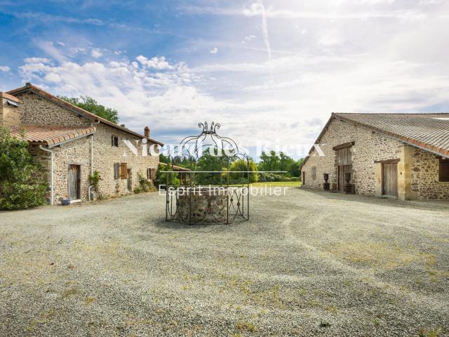 Maison 10 pièces 307 m²