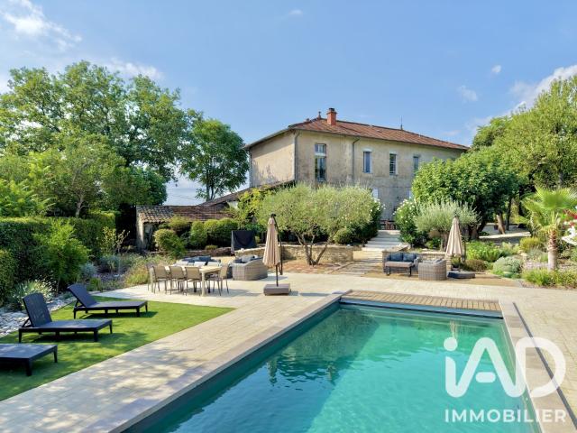 Maison 10 pièces 307 m²