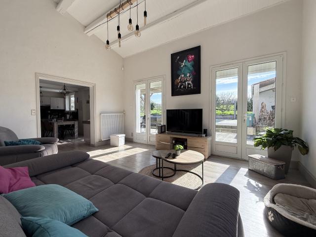 Maison 10 pièces 307 m²