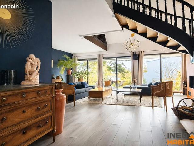 Maison 10 pièces 307 m²