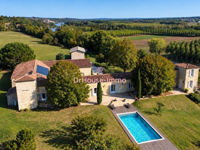Maison 10 pièces 304 m²