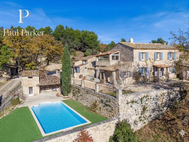 Maison 10 pièces 305 m²