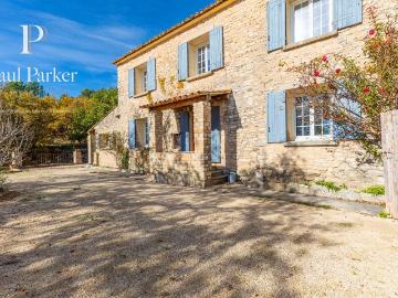 Maison 10 pièces 305 m²
