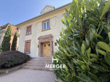 Maison 10 pièces 305 m²