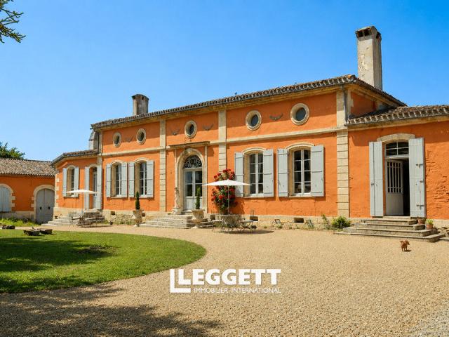 Maison 10 pièces 305 m²