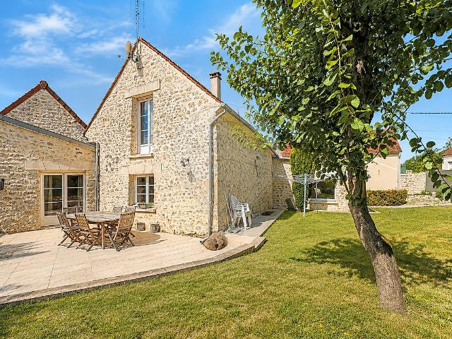 Maison 10 pièces 305 m²