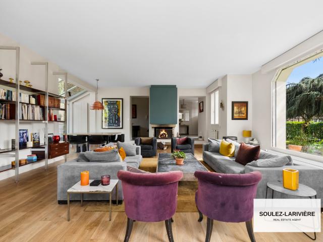 Maison 10 pièces 308 m²