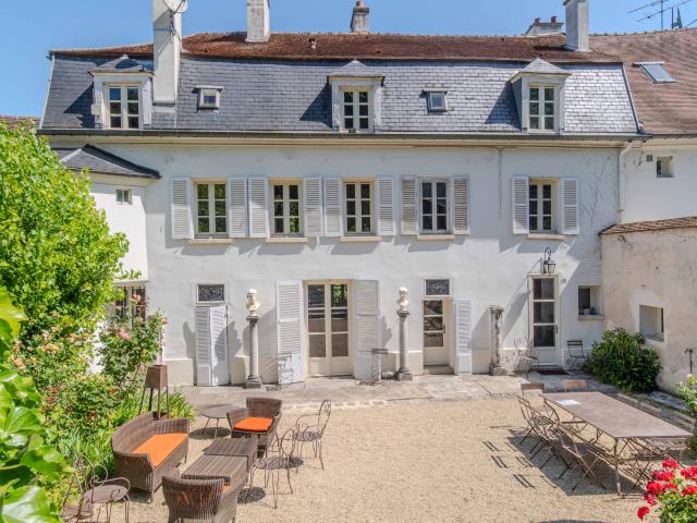 Maison 10 pièces 309 m²