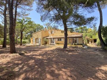 Maison 10 pièces 313 m²