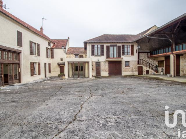 Maison 10 pièces 313 m²