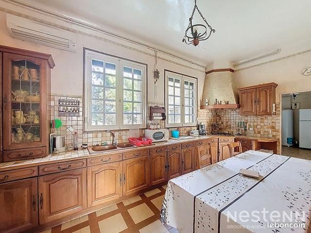 Maison 10 pièces 313 m²