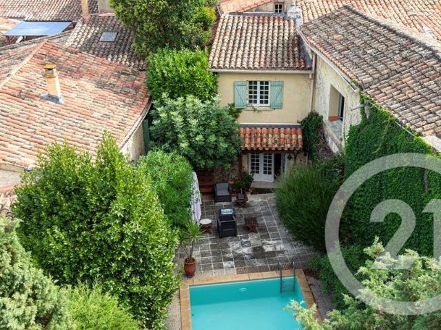 Maison 10 pièces 313 m²