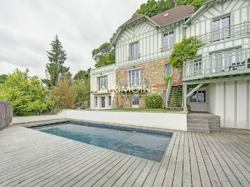 Maison 10 pièces 310 m²