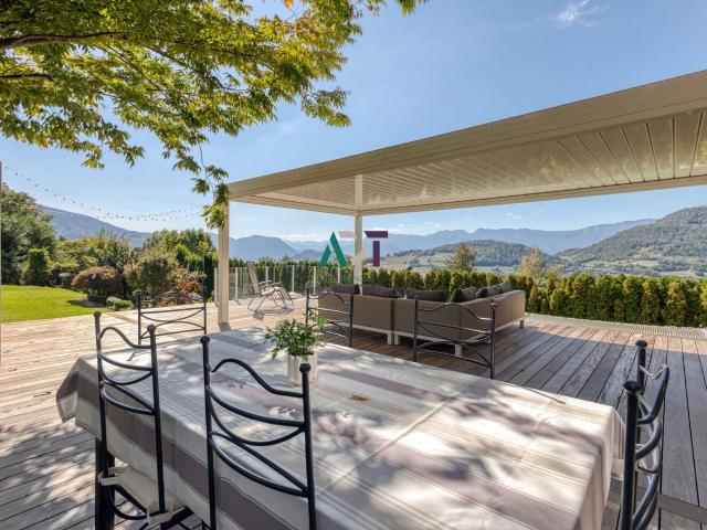 Maison 10 pièces 310 m²