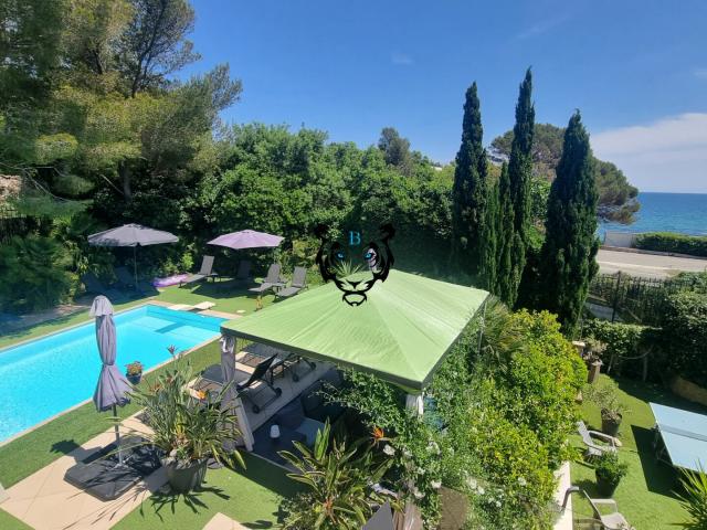 Maison 10 pièces 310 m²