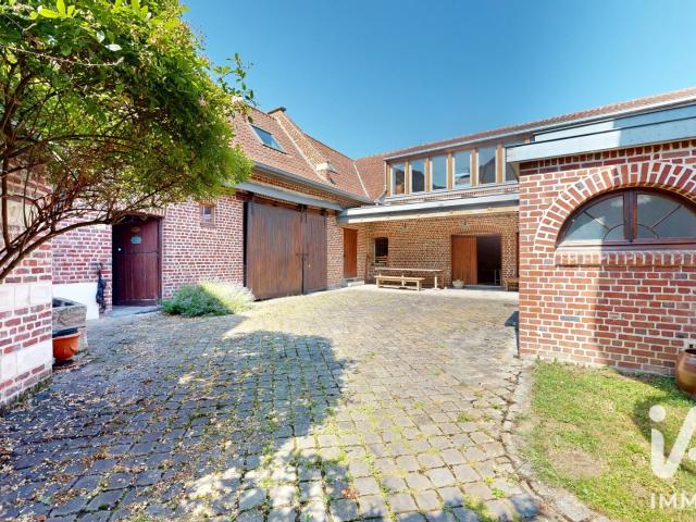 Maison 10 pièces 310 m²
