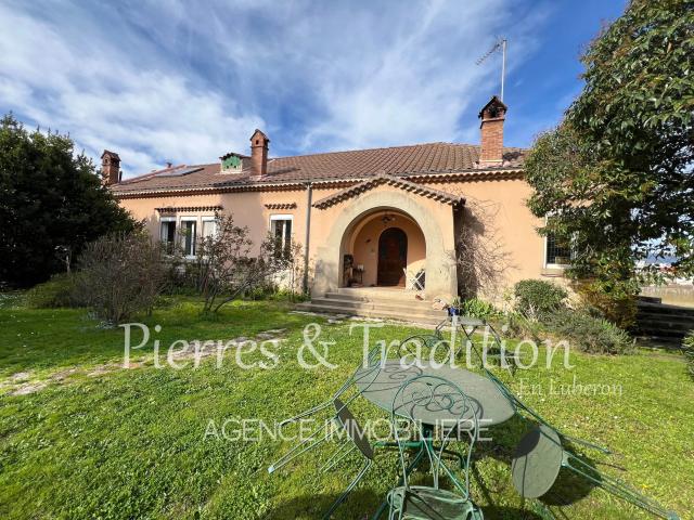 Maison 10 pièces 310 m²