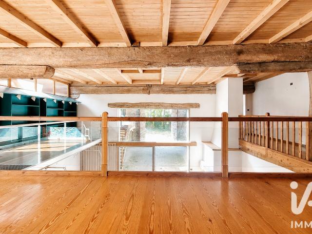 Maison 10 pièces 317 m²