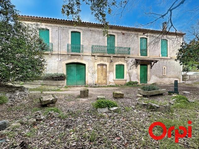 Maison 10 pièces 258 m²