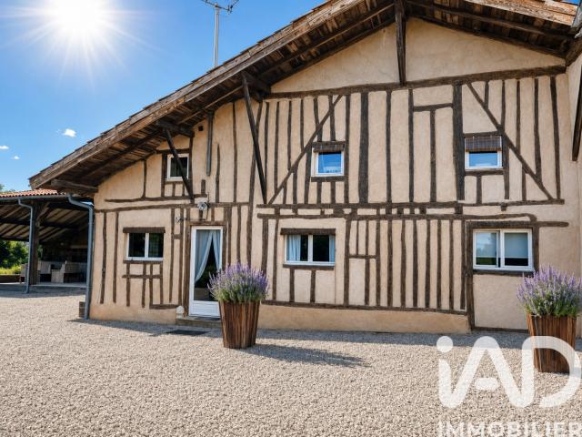 Maison 10 pièces 317 m²