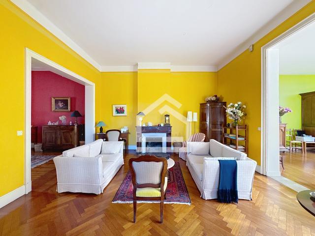 Maison 10 pièces 314 m²