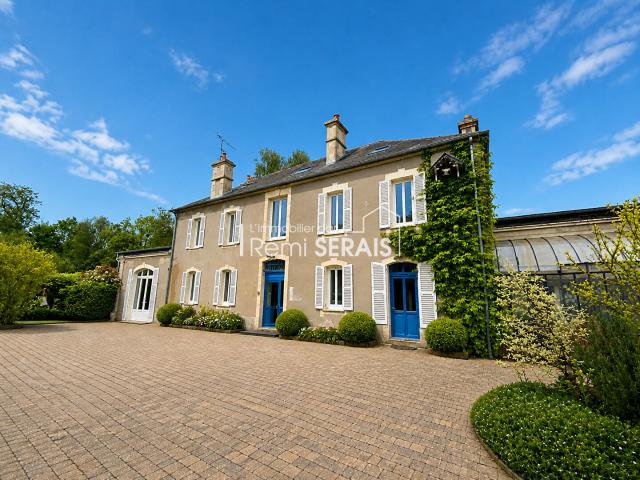 Maison 10 pièces 315 m²