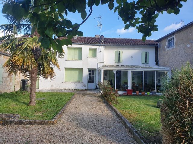 Maison 10 pièces 315 m²