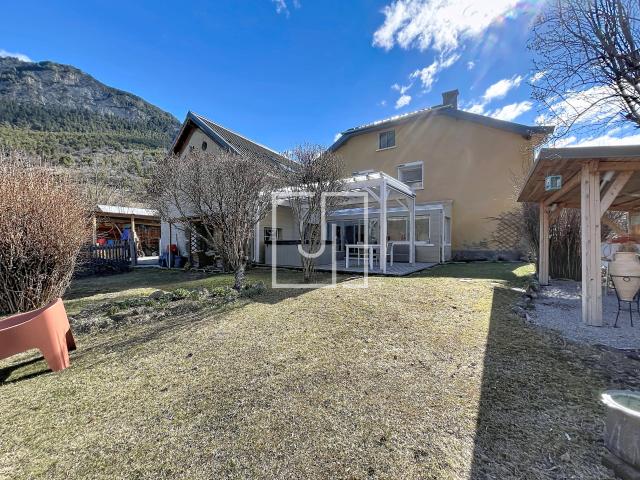 Maison 10 pièces 315 m²