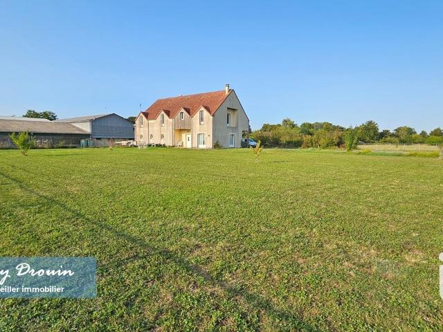 Maison 10 pièces 318 m²