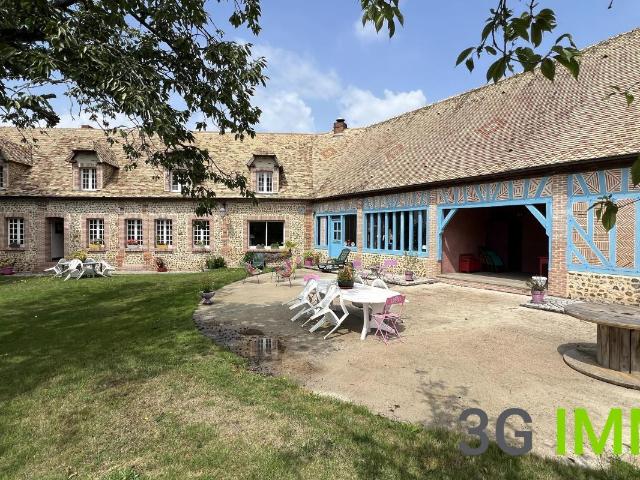 Maison 10 pièces 323 m²