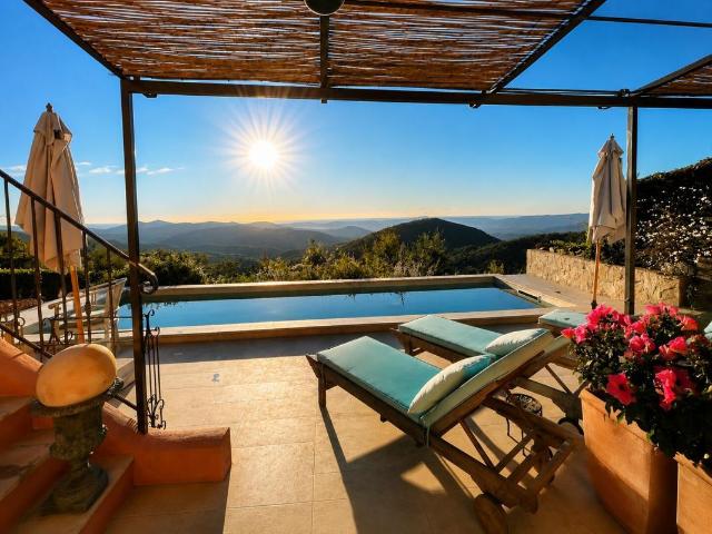 Maison 10 pièces 320 m²