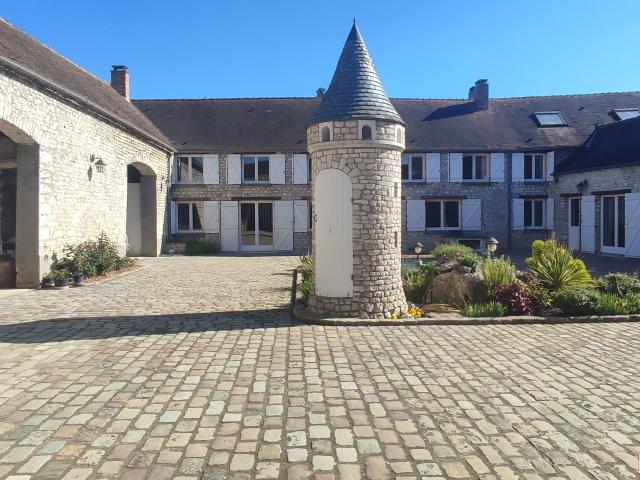 Maison 10 pièces 320 m²