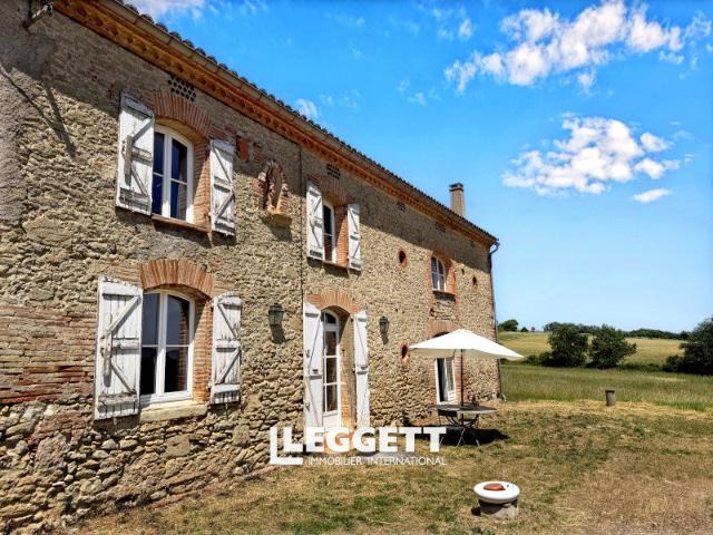 Maison 10 pièces 320 m²