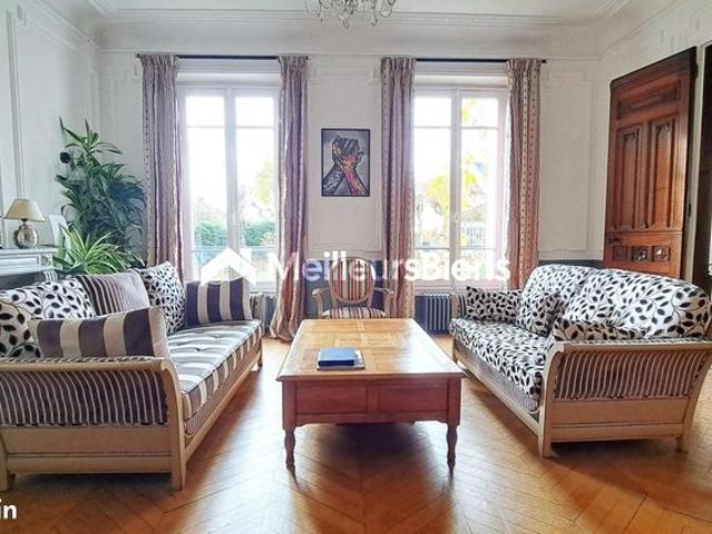 Maison 10 pièces 320 m²