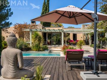 Maison 10 pièces 320 m²