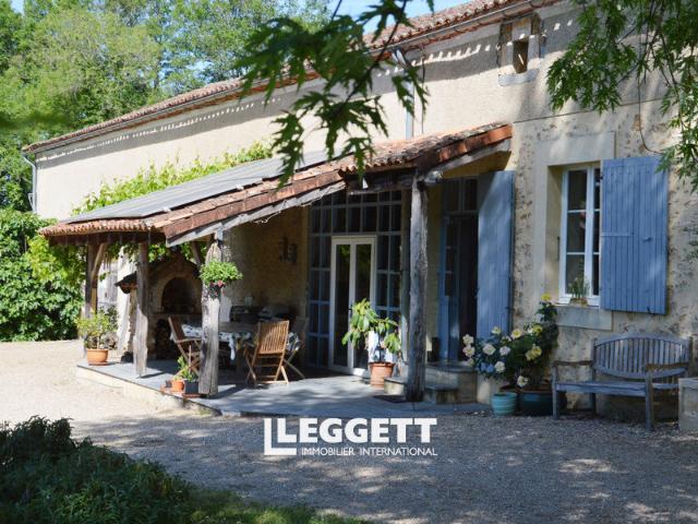Maison 10 pièces 320 m²