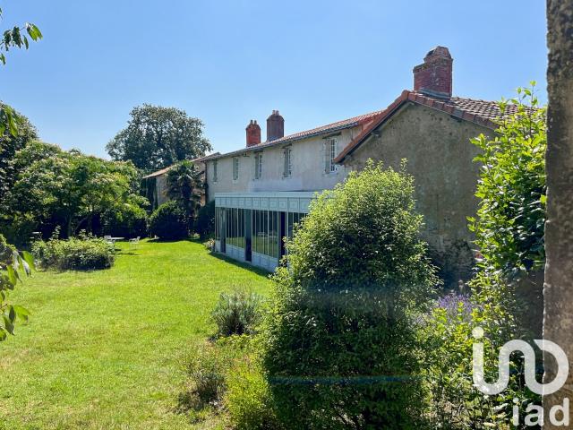 Maison 10 pièces 320 m²