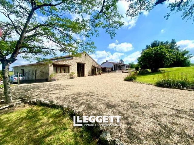 Maison 10 pièces 320 m²