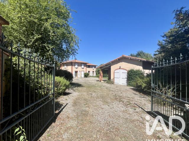 Maison 10 pièces 320 m²