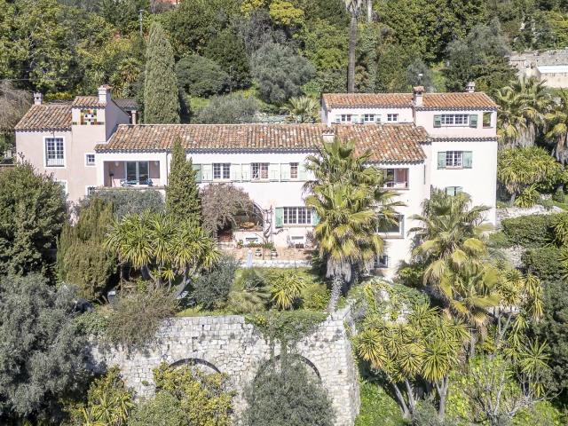 Maison 10 pièces 321 m²