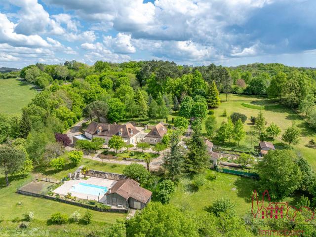 Maison 10 pièces 321 m²