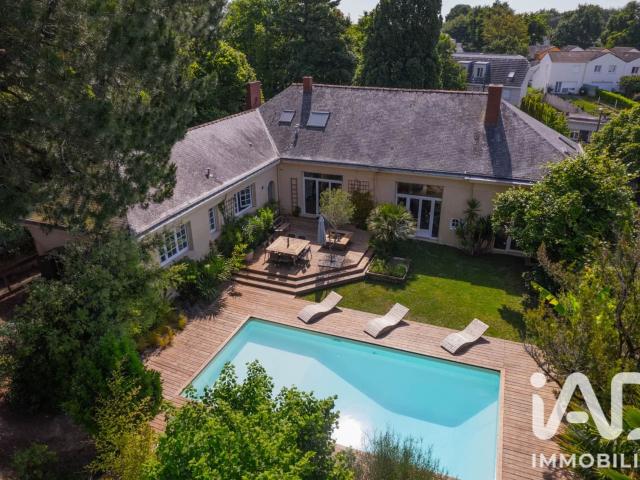 Maison 10 pièces 321 m²