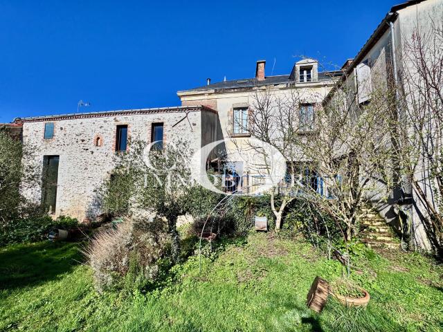 Maison 10 pièces 322 m²