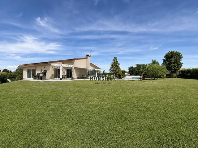 Maison 10 pièces 322 m²