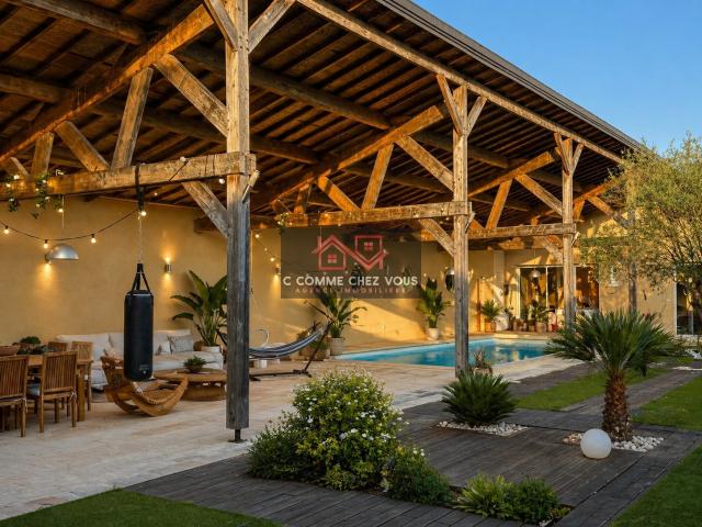Maison 10 pièces 322 m²